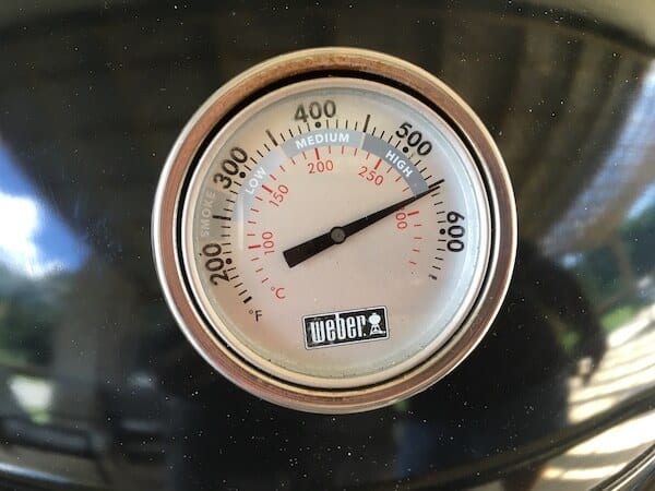 grill thermometer reading 550 degrees