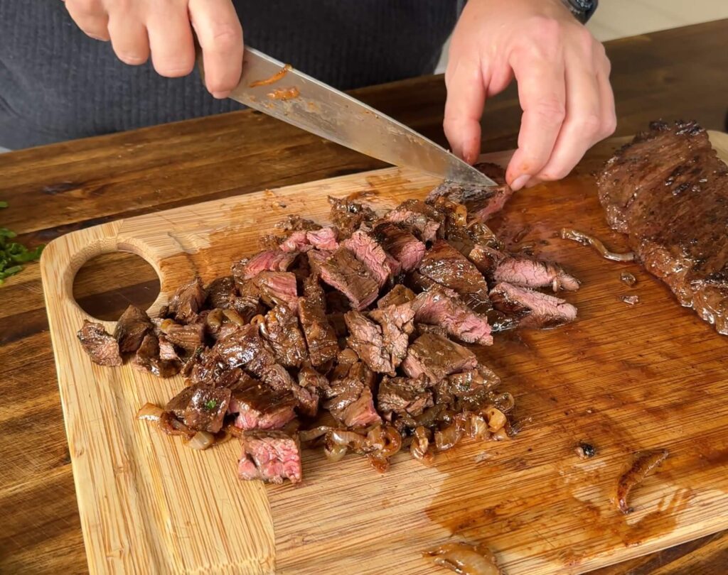 slicing carne asada